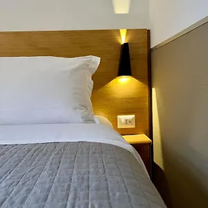 nabab-napoli-bed-and-breakfast.hotels-amalfi.com/